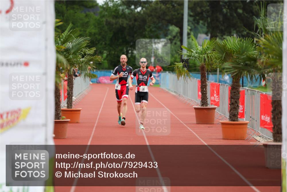 15.06.2025 - 7 Türme Triathlon Michael Strokosch http://msf.ph/oto/7929433 15.06.2025 10:12:52 Ziel  meine-sportfotos.de