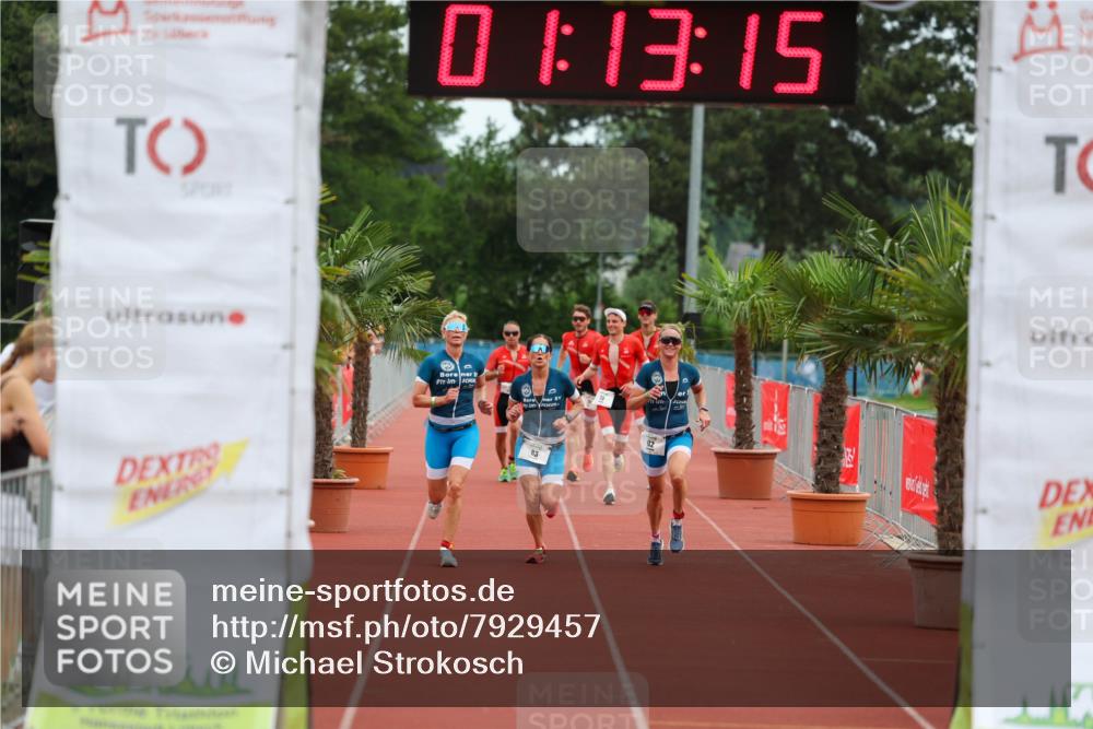 15.06.2025 - 7 Türme Triathlon Michael Strokosch http://msf.ph/oto/7929457 15.06.2025 10:13:16 Ziel 81, 82, 83 meine-sportfotos.de