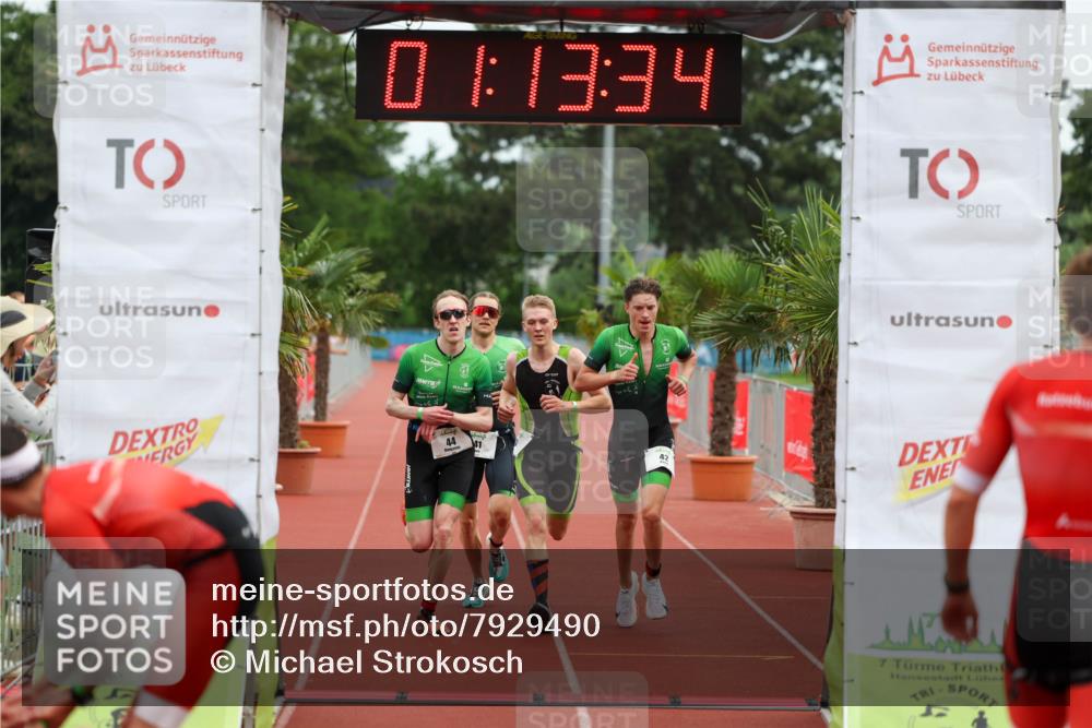 15.06.2025 - 7 Türme Triathlon Michael Strokosch http://msf.ph/oto/7929490 15.06.2025 10:13:35 Ziel 41, 42, 43, 44 meine-sportfotos.de