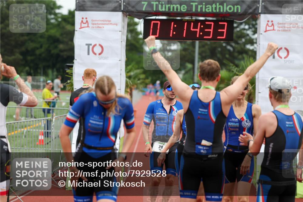 15.06.2025 - 7 Türme Triathlon Michael Strokosch http://msf.ph/oto/7929528 15.06.2025 10:14:34 Ziel 28, 102, 103, 104 meine-sportfotos.de
