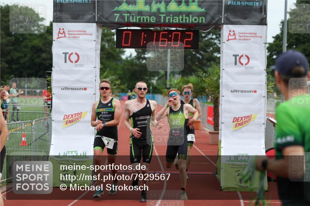 15.06.2025 - 7 Türme Triathlon Michael Strokosch http://msf.ph/oto/7929567 15.06.2025 10:16:03 Ziel 61, 63, 64, 65 meine-sportfotos.de