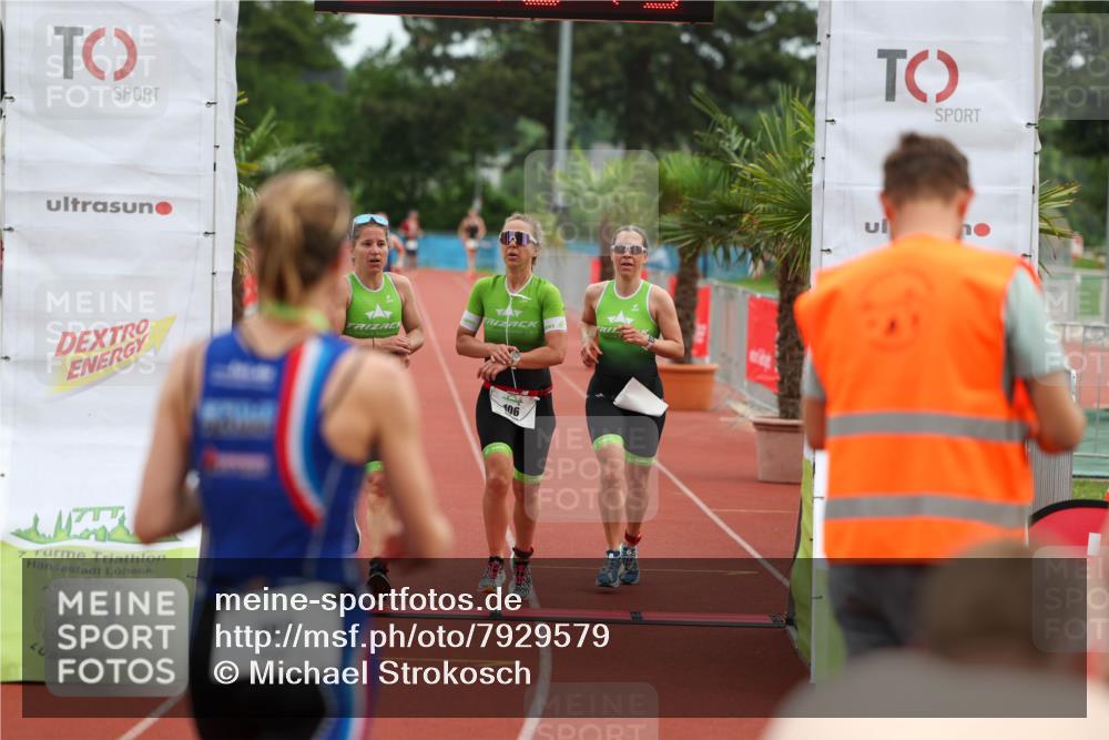 15.06.2025 - 7 Türme Triathlon Michael Strokosch http://msf.ph/oto/7929579 15.06.2025 10:16:20 Ziel 105, 106, 107 meine-sportfotos.de