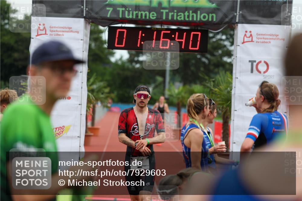 15.06.2025 - 7 Türme Triathlon Michael Strokosch http://msf.ph/oto/7929603 15.06.2025 10:16:40 Ziel 8 meine-sportfotos.de