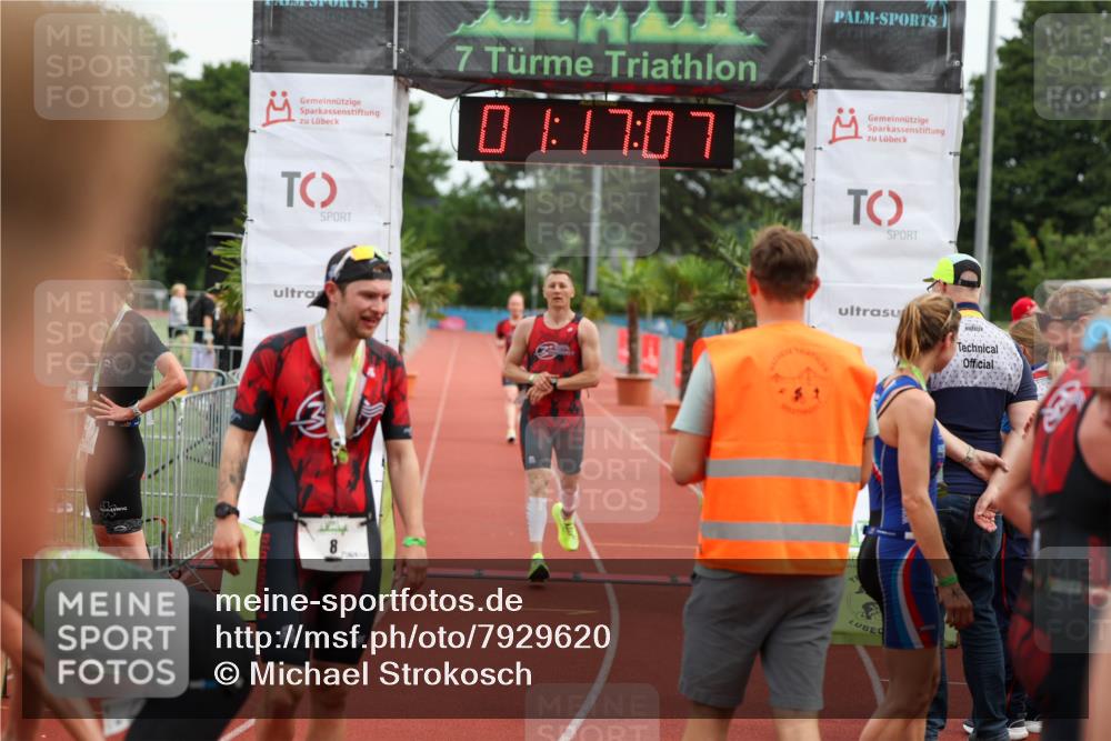 15.06.2025 - 7 Türme Triathlon Michael Strokosch http://msf.ph/oto/7929620 15.06.2025 10:17:07 Ziel 7, 9, 10 meine-sportfotos.de