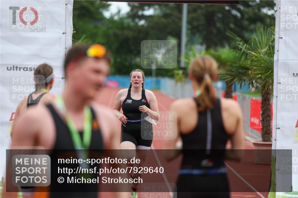 15.06.2025 - 7 Türme Triathlon Michael Strokosch http://msf.ph/oto/7929640 15.06.2025 10:19:49 Ziel 98 meine-sportfotos.de