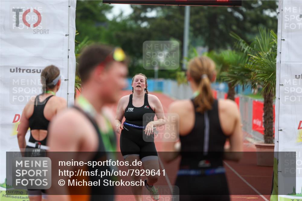 15.06.2025 - 7 Türme Triathlon Michael Strokosch http://msf.ph/oto/7929641 15.06.2025 10:19:49 Ziel 98 meine-sportfotos.de