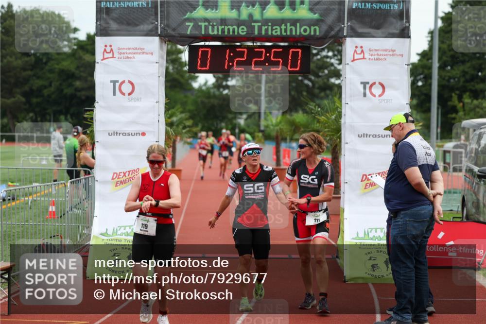 15.06.2025 - 7 Türme Triathlon Michael Strokosch http://msf.ph/oto/7929677 15.06.2025 10:22:51 Ziel 117, 118, 119 meine-sportfotos.de