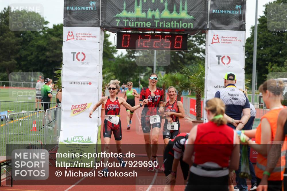 15.06.2025 - 7 Türme Triathlon Michael Strokosch http://msf.ph/oto/7929690 15.06.2025 10:22:59 Ziel 74, 89, 90, 91, 108 meine-sportfotos.de