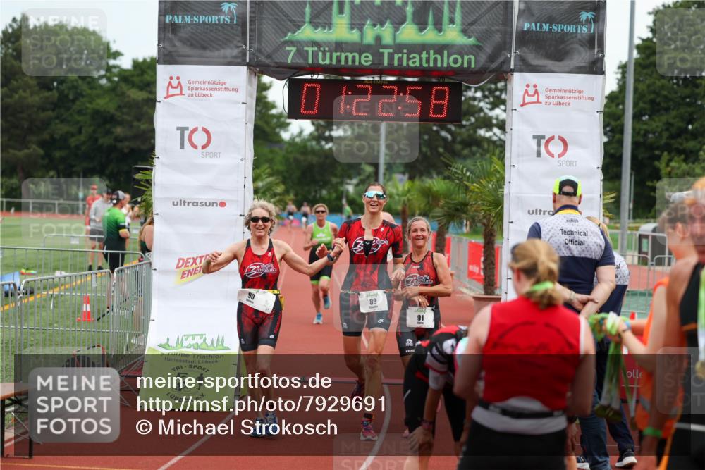 15.06.2025 - 7 Türme Triathlon Michael Strokosch http://msf.ph/oto/7929691 15.06.2025 10:22:59 Ziel 74, 89, 90, 91, 108 meine-sportfotos.de