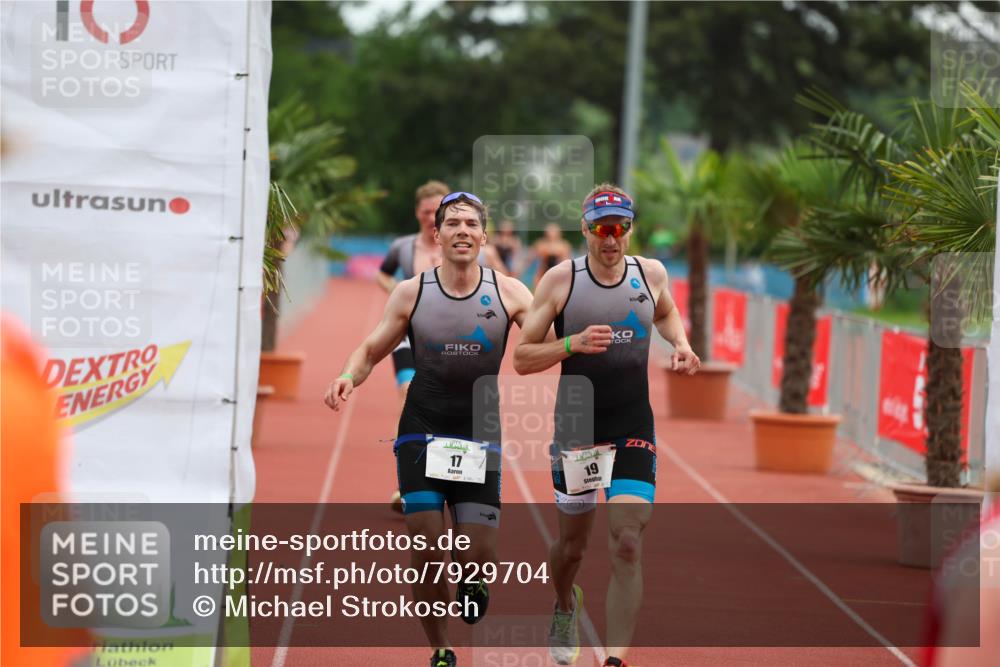 15.06.2025 - 7 Türme Triathlon Michael Strokosch http://msf.ph/oto/7929704 15.06.2025 10:23:17 Ziel 17, 18, 19 meine-sportfotos.de