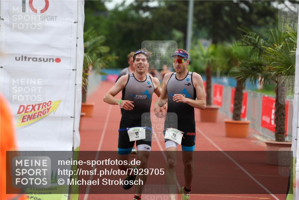 15.06.2025 - 7 Türme Triathlon Michael Strokosch http://msf.ph/oto/7929705 15.06.2025 10:23:17 Ziel 17, 18, 19 meine-sportfotos.de