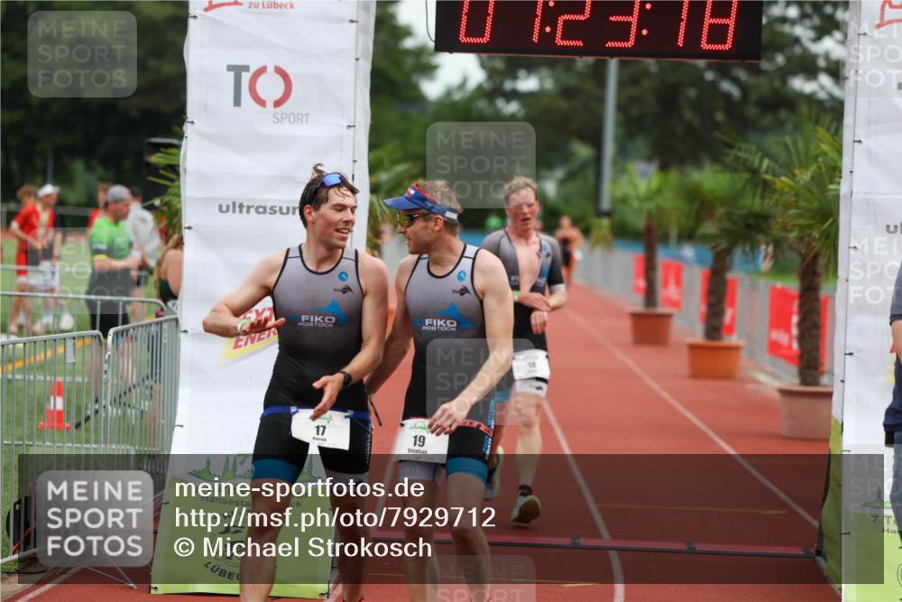 15.06.2025 - 7 Türme Triathlon Michael Strokosch http://msf.ph/oto/7929712 15.06.2025 10:23:19 Ziel 16, 17, 18, 19 meine-sportfotos.de