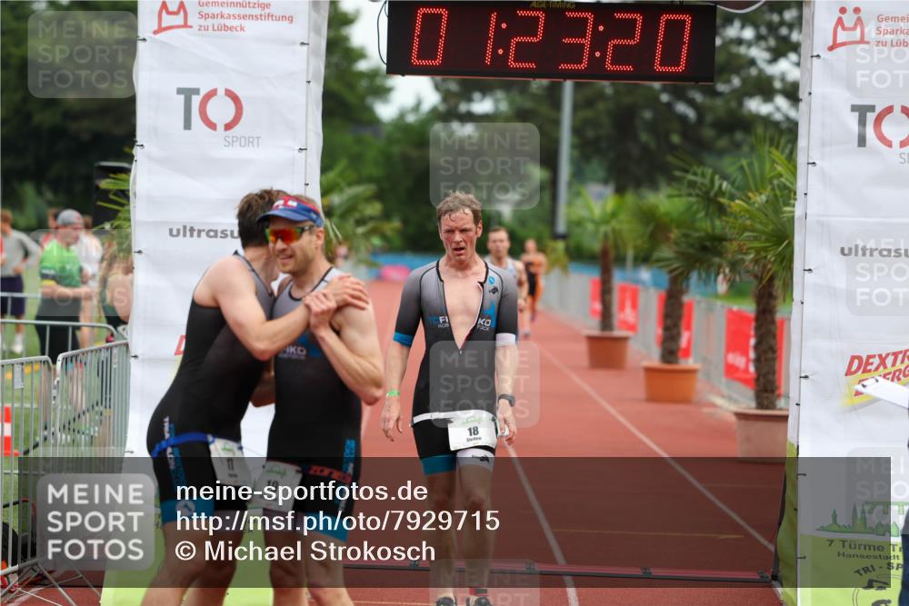 15.06.2025 - 7 Türme Triathlon Michael Strokosch http://msf.ph/oto/7929715 15.06.2025 10:23:20 Ziel 16, 17, 18, 19 meine-sportfotos.de