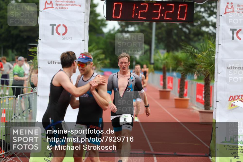 15.06.2025 - 7 Türme Triathlon Michael Strokosch http://msf.ph/oto/7929716 15.06.2025 10:23:20 Ziel 16, 17, 18, 19 meine-sportfotos.de