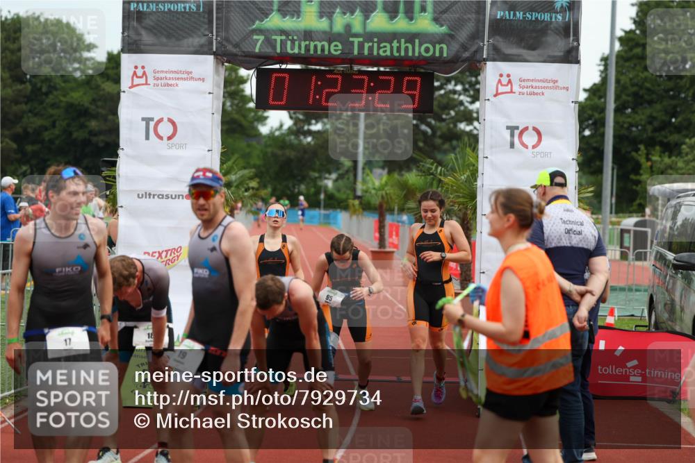 15.06.2025 - 7 Türme Triathlon Michael Strokosch http://msf.ph/oto/7929734 15.06.2025 10:23:30 Ziel 16, 93, 95, 96 meine-sportfotos.de