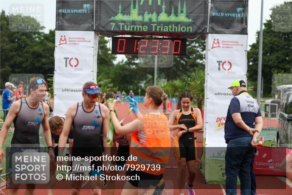 15.06.2025 - 7 Türme Triathlon Michael Strokosch http://msf.ph/oto/7929739 15.06.2025 10:23:31 Ziel 16, 93, 95, 96 meine-sportfotos.de