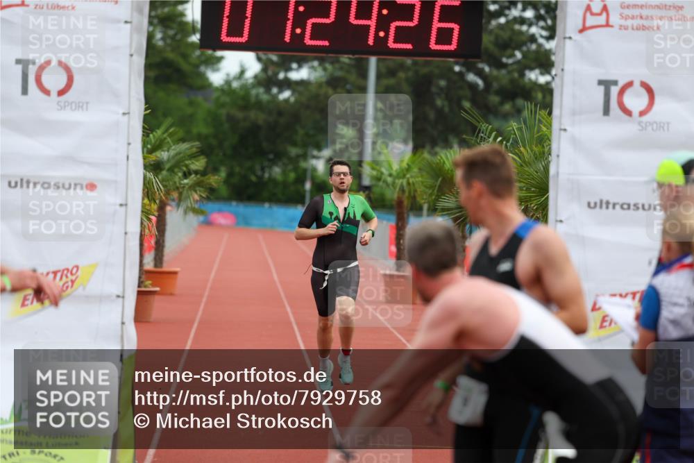 15.06.2025 - 7 Türme Triathlon Michael Strokosch http://msf.ph/oto/7929758 15.06.2025 10:24:27 Ziel 56, 57, 58, 59, 60 meine-sportfotos.de