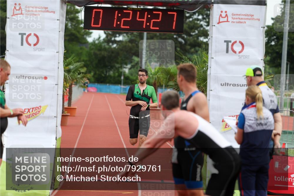 15.06.2025 - 7 Türme Triathlon Michael Strokosch http://msf.ph/oto/7929761 15.06.2025 10:24:28 Ziel 56, 57, 58, 59, 60 meine-sportfotos.de