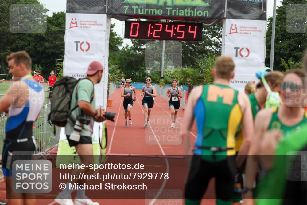15.06.2025 - 7 Türme Triathlon Michael Strokosch http://msf.ph/oto/7929778 15.06.2025 10:24:55 Ziel 109, 110, 111, 149, 150, 151 meine-sportfotos.de