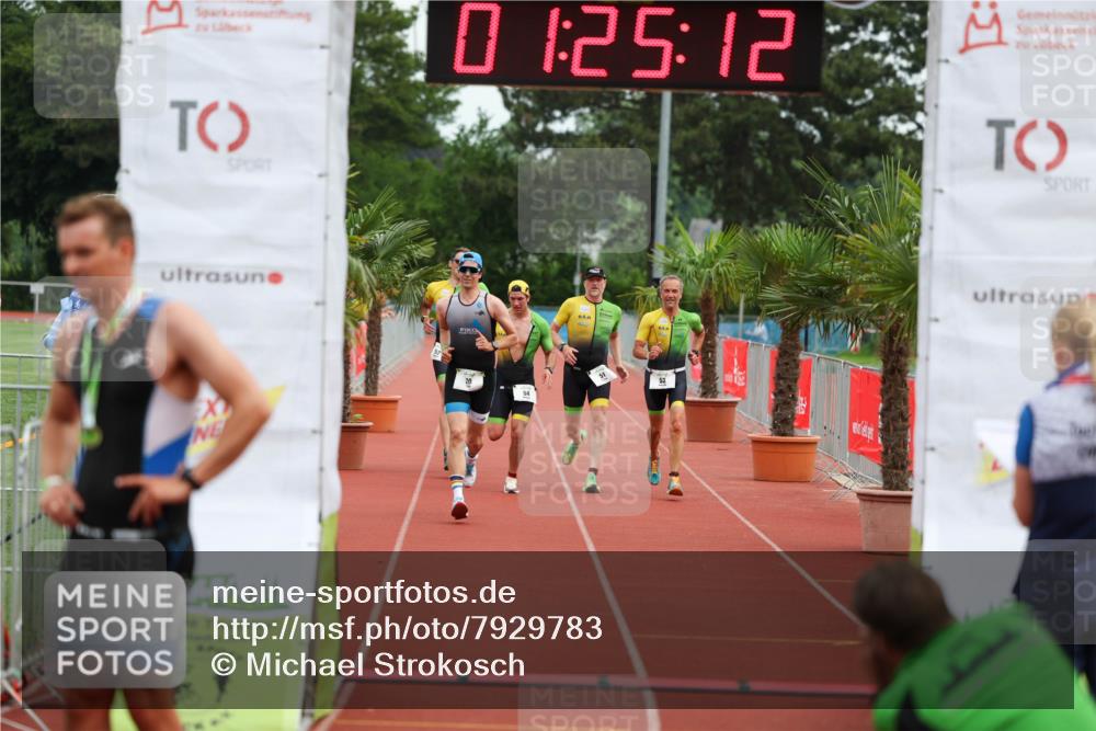 15.06.2025 - 7 Türme Triathlon Michael Strokosch http://msf.ph/oto/7929783 15.06.2025 10:25:13 Ziel 20, 51, 52, 53, 54 meine-sportfotos.de