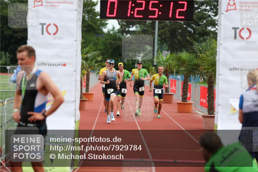 15.06.2025 - 7 Türme Triathlon Michael Strokosch http://msf.ph/oto/7929784 15.06.2025 10:25:13 Ziel 20, 51, 52, 53, 54 meine-sportfotos.de