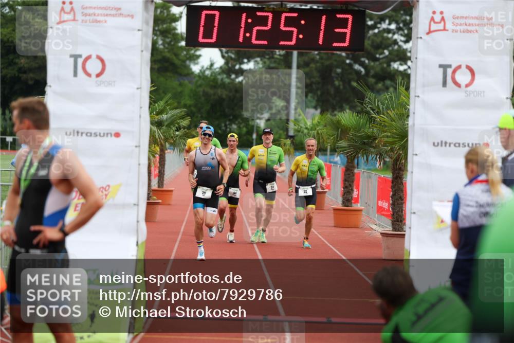 15.06.2025 - 7 Türme Triathlon Michael Strokosch http://msf.ph/oto/7929786 15.06.2025 10:25:13 Ziel 20, 51, 52, 53, 54 meine-sportfotos.de