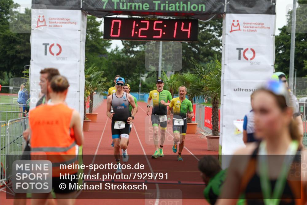 15.06.2025 - 7 Türme Triathlon Michael Strokosch http://msf.ph/oto/7929791 15.06.2025 10:25:15 Ziel 20, 51, 52, 53, 54 meine-sportfotos.de