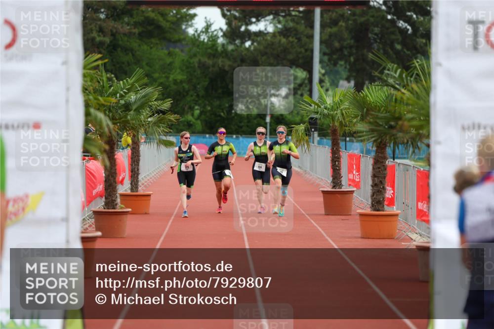 15.06.2025 - 7 Türme Triathlon Michael Strokosch http://msf.ph/oto/7929807 15.06.2025 10:26:41 Ziel  meine-sportfotos.de