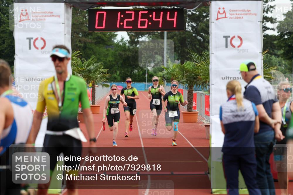 15.06.2025 - 7 Türme Triathlon Michael Strokosch http://msf.ph/oto/7929818 15.06.2025 10:26:45 Ziel 121, 122, 123, 124 meine-sportfotos.de