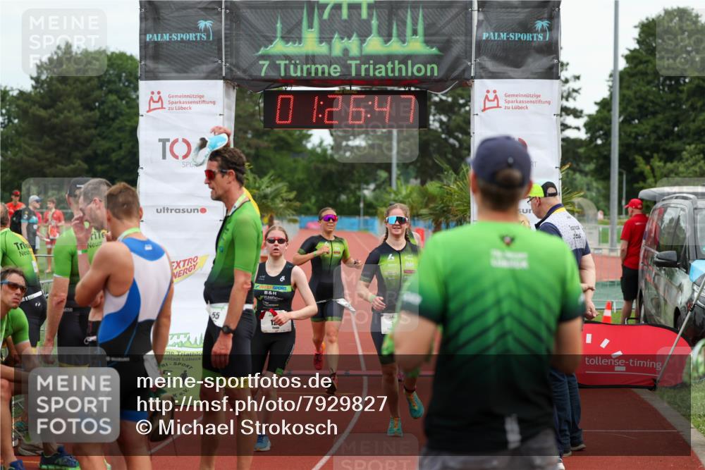 15.06.2025 - 7 Türme Triathlon Michael Strokosch http://msf.ph/oto/7929827 15.06.2025 10:26:47 Ziel 121, 122, 123, 124 meine-sportfotos.de