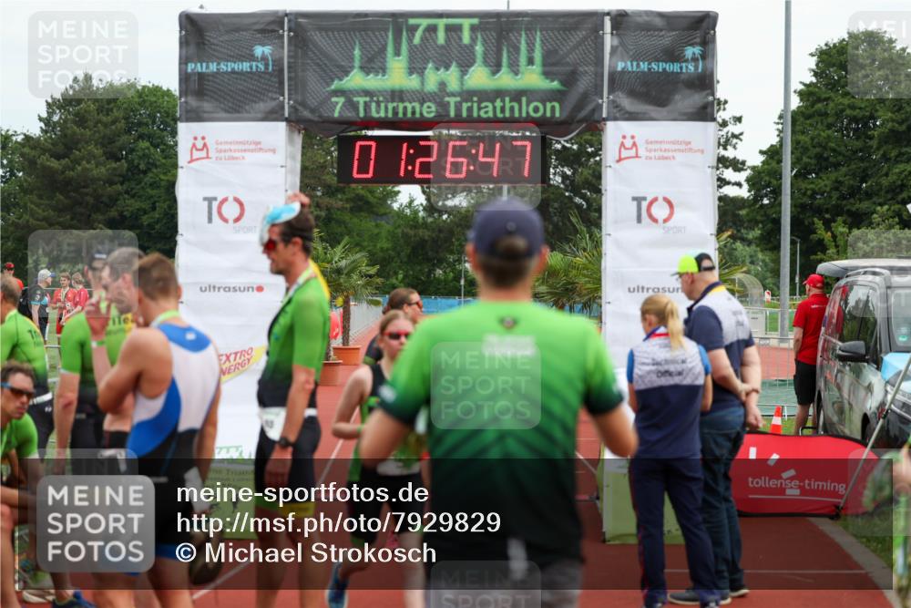 15.06.2025 - 7 Türme Triathlon Michael Strokosch http://msf.ph/oto/7929829 15.06.2025 10:26:48 Ziel 121, 122, 123, 124 meine-sportfotos.de