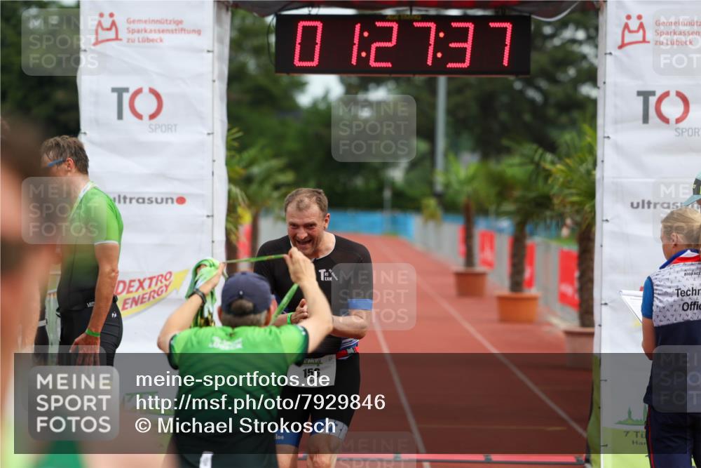 15.06.2025 - 7 Türme Triathlon Michael Strokosch http://msf.ph/oto/7929846 15.06.2025 10:27:38 Ziel 156 meine-sportfotos.de
