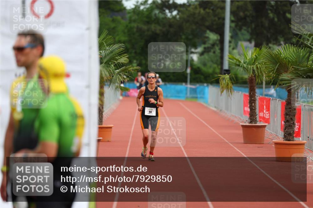 15.06.2025 - 7 Türme Triathlon Michael Strokosch http://msf.ph/oto/7929850 15.06.2025 10:28:20 Ziel  meine-sportfotos.de