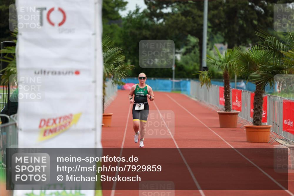 15.06.2025 - 7 Türme Triathlon Michael Strokosch http://msf.ph/oto/7929859 15.06.2025 10:29:31 Ziel 152 meine-sportfotos.de