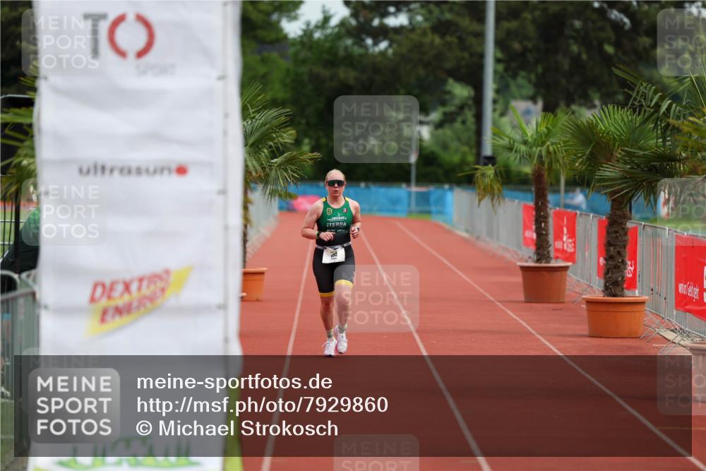 15.06.2025 - 7 Türme Triathlon Michael Strokosch http://msf.ph/oto/7929860 15.06.2025 10:29:31 Ziel 152 meine-sportfotos.de