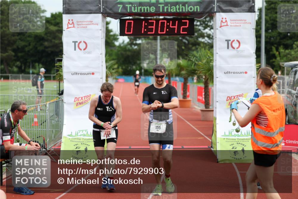 15.06.2025 - 7 Türme Triathlon Michael Strokosch http://msf.ph/oto/7929903 15.06.2025 10:30:43 Ziel 154, 155 meine-sportfotos.de