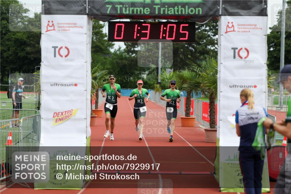 15.06.2025 - 7 Türme Triathlon Michael Strokosch http://msf.ph/oto/7929917 15.06.2025 10:31:05 Ziel 129, 130, 132 meine-sportfotos.de