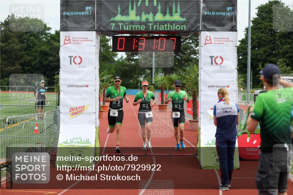 15.06.2025 - 7 Türme Triathlon Michael Strokosch http://msf.ph/oto/7929922 15.06.2025 10:31:07 Ziel 129, 130, 132 meine-sportfotos.de