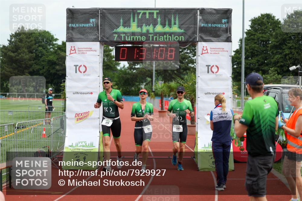 15.06.2025 - 7 Türme Triathlon Michael Strokosch http://msf.ph/oto/7929927 15.06.2025 10:31:08 Ziel 129, 130, 132 meine-sportfotos.de