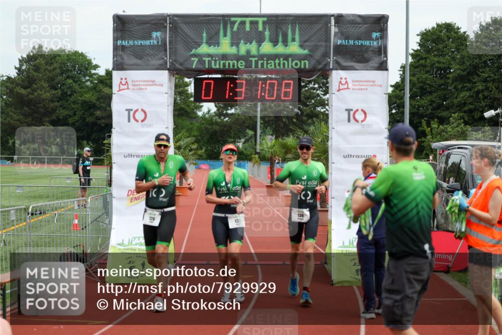 15.06.2025 - 7 Türme Triathlon Michael Strokosch http://msf.ph/oto/7929929 15.06.2025 10:31:09 Ziel 129, 130, 132 meine-sportfotos.de
