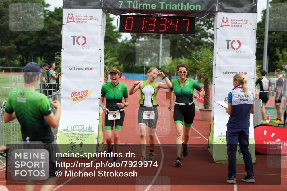 15.06.2025 - 7 Türme Triathlon Michael Strokosch http://msf.ph/oto/7929974 15.06.2025 10:33:47 Ziel 85, 86, 87 meine-sportfotos.de