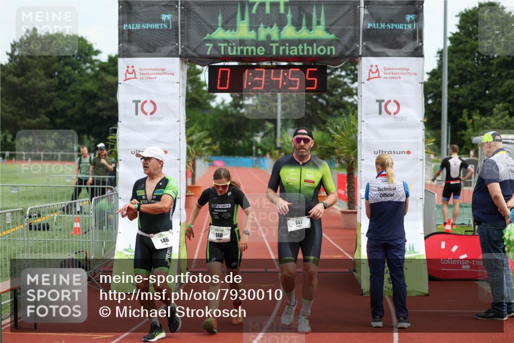 15.06.2025 - 7 Türme Triathlon Michael Strokosch http://msf.ph/oto/7930010 15.06.2025 10:34:56 Ziel 146, 147, 148 meine-sportfotos.de