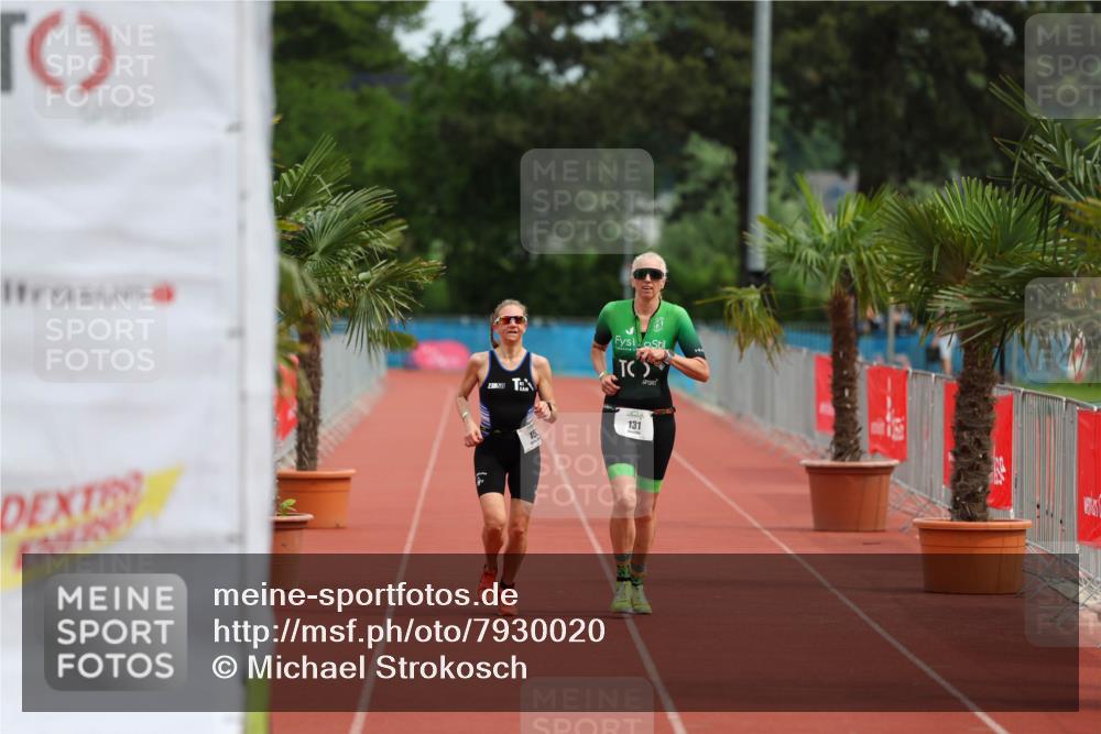 15.06.2025 - 7 Türme Triathlon Michael Strokosch http://msf.ph/oto/7930020 15.06.2025 10:35:34 Ziel 131 meine-sportfotos.de