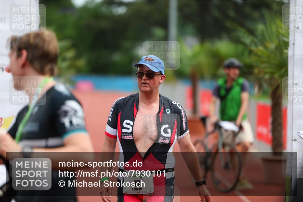 15.06.2025 - 7 Türme Triathlon Michael Strokosch http://msf.ph/oto/7930101 15.06.2025 10:39:25 Ziel 77, 139 meine-sportfotos.de
