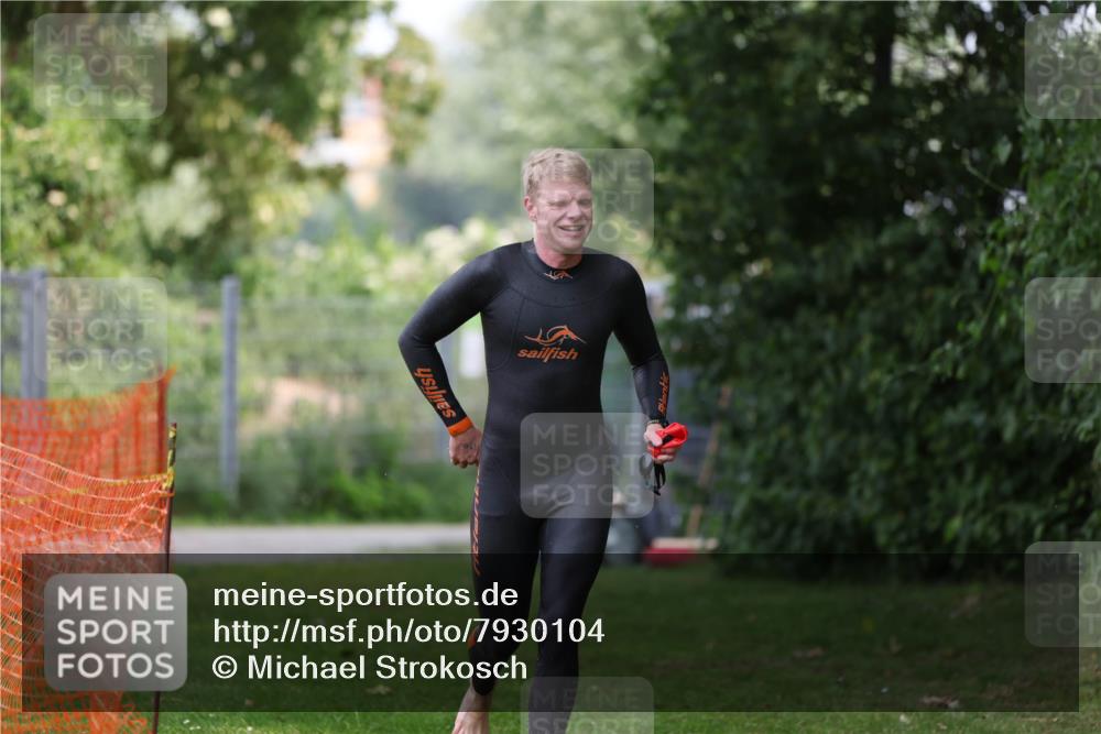 15.06.2025 - 7 Türme Triathlon Michael Strokosch http://msf.ph/oto/7930104 15.06.2025 12:22:33 Schwimmen 440, 461, 579, 647 meine-sportfotos.de