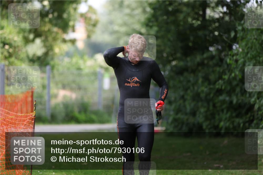 15.06.2025 - 7 Türme Triathlon Michael Strokosch http://msf.ph/oto/7930106 15.06.2025 12:22:33 Schwimmen 440, 461, 579, 647 meine-sportfotos.de