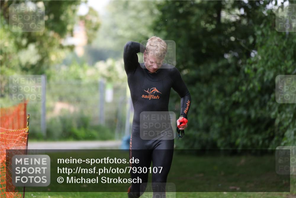 15.06.2025 - 7 Türme Triathlon Michael Strokosch http://msf.ph/oto/7930107 15.06.2025 12:22:33 Schwimmen 440, 461, 579, 647 meine-sportfotos.de