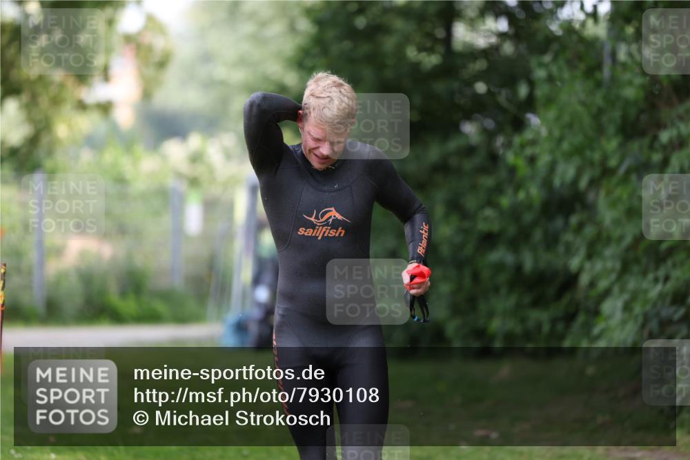 15.06.2025 - 7 Türme Triathlon Michael Strokosch http://msf.ph/oto/7930108 15.06.2025 12:22:34 Schwimmen 440, 461, 579, 647 meine-sportfotos.de