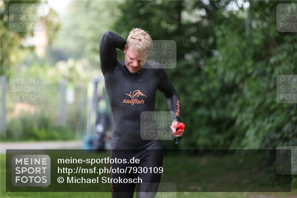 15.06.2025 - 7 Türme Triathlon Michael Strokosch http://msf.ph/oto/7930109 15.06.2025 12:22:34 Schwimmen 440, 461, 579, 647 meine-sportfotos.de