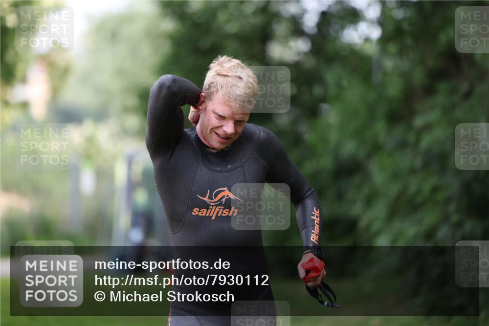 15.06.2025 - 7 Türme Triathlon Michael Strokosch http://msf.ph/oto/7930112 15.06.2025 12:22:35 Schwimmen 440, 461, 579, 647 meine-sportfotos.de